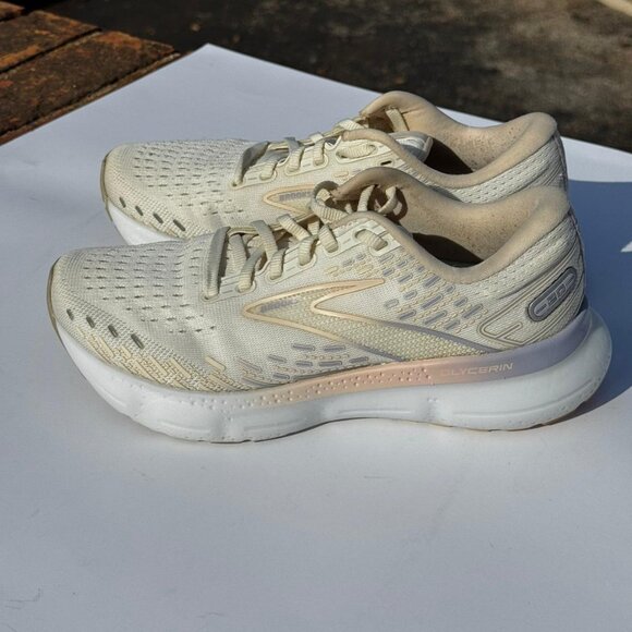 Brooks Shoes - Brooks Cream and Gray Sneakers with Mesh Upper Sz 7